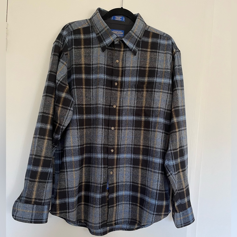 Men’s Pendleton Lodge Shirt Fitted in size XL